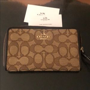 🎁 GIFT ME | Handcrafted Coach Wristlet Wallet